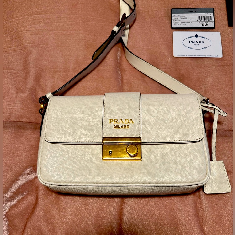 Beautiful Authentic Prada Purse - Saffiano Bianco